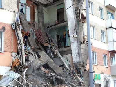 Обрушившийся дом в Междуреченске, Фото: tvc.ru Обрушившийся дом в Междуреченске, Фото: tvc.ru